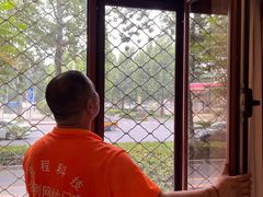 -伟瑞门窗换纱窗窗户维修玻璃维修(海淀店)
