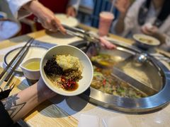 -吃城都·鱼蛙火锅(西玉龙街店)
