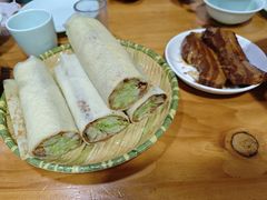 煎饼卷大葱-老济南民间小吃·传统鲁菜(芙蓉街店)