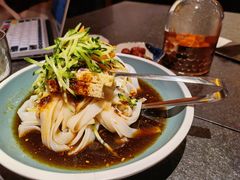 羊毛工镇凉皮-丝路金桃·新疆菜(徐汇店)