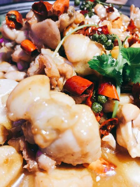 鱼恋上蛙(运动公园店)-"新店环境不错,服务生小哥和妹妹也很周到,.