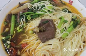 Duck Blood Noodles with Meat Sauce