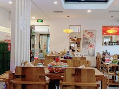 大堂-毛辣果·贵州红酸汤牛肉火锅(西单店)