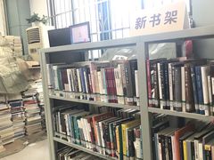 -广州市白云区图书馆
