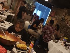 大堂-鲜入围煮花胶鸡海鲜火锅