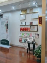 -Mamom club 慢会所(爱丁堡店)