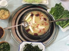 -南渝食府.墨脱石锅松茸鸡