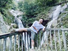 -燕子河大峡谷天坑仙境