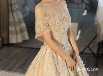 很多新人都把婚期顺延到下半年