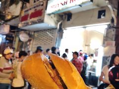 -Bánh Mì Huynh Hoa
