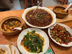 -彧玖食坊·川式砂锅酒馆(成山路店)