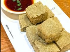 -诚铭记·虾仁汤包·成都小吃(融创店)