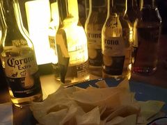 -FOUR PLAY BAR