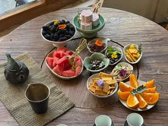 -亮河湾山庄