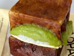 斑斓糯米黄油碱水吐司-PAOPAO Bakery&Café(港汇店)