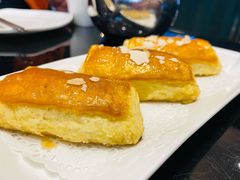 榴莲酥-高第街56号港式餐厅·精选(世茂广场宽厚里大明湖店)