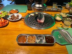 -唯成•韩国炭火烤肉 유성고기