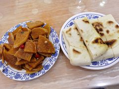 辣萝卜小菜和白饼-老杜家羊杂碎店(双拥西路店)