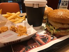 -The Habit Burger Grill 哈比特汉堡(爱琴海店)