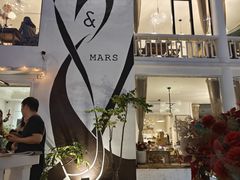 -Mark&Mars Restaurant