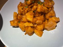 菠萝咕咾肉-蜜桃餐厅·伴山(绿宝广场店)