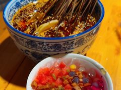 -大众跷脚牛肉馆·非遗传承单位(峨眉山店)