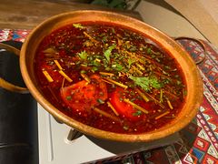 昆明寻甸酸菜牛肉火锅-云边嬢嬢·云南野料现摏火锅