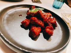 红酒泡沫牛仔粒-荟廷·晶萃(陆家嘴尚悦湾店)