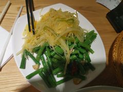 -味绝西面