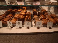 -VERIE BAKEHOUSE