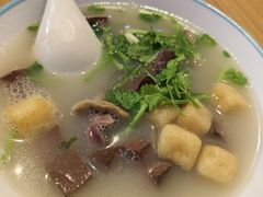 藤椒老鸭粉丝汤-小杨生煎(香港名都店)