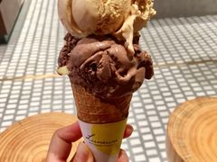 海盐焦糖+黑巧克力果仁冰激凌-Luneurs(幸福里店)
