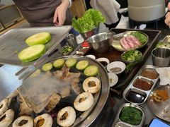 -围炉肉舍•炭烤活鳗•丹东海鲜烤肉(步行街店)