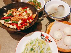 -老湖南民间菜·牛肉十八炒(花都店)