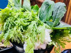 -果松木炭酸菜铜火锅·外婆参鸡汤