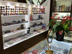 -三叶眼镜城批发市场(上海火车站店)