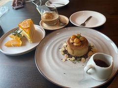 -Chom Cafe and Restaurant
