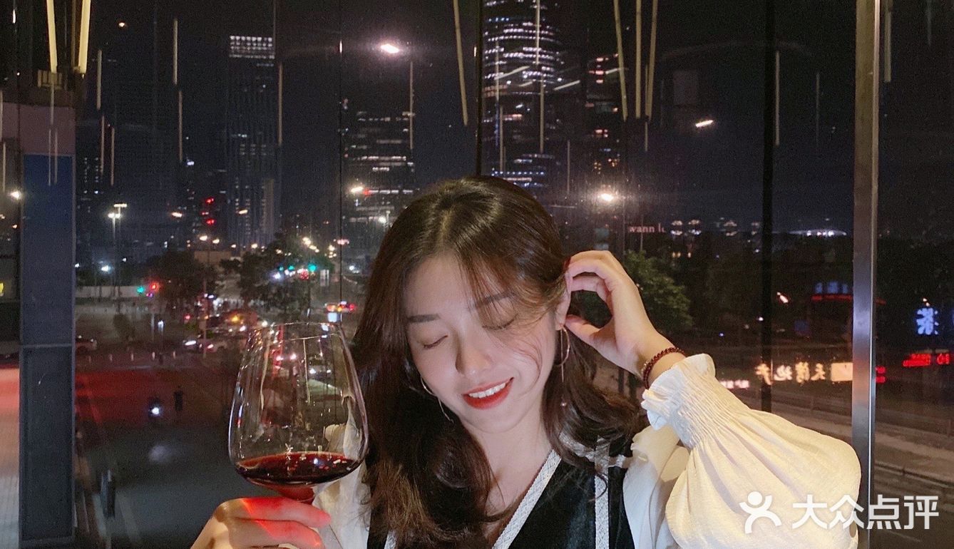 🥂🌌𝐖𝐚𝐧𝐧 𝐥𝐨𝐮𝐧𝐠𝐞 |享深圳湾最美夜景