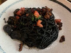 墨鱼面伴虾和卡拉布利亚肉肠番茄汁-FISH&POTATO Cō(地中海美食 万象城店)