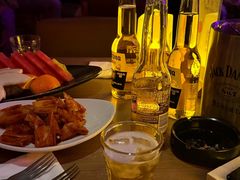 -FOUR PLAY BAR