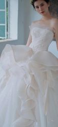 -衣贝姿婚纱礼服馆