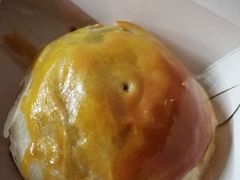 红豆蛋黄酥-华荣西饼屋(榕江店)