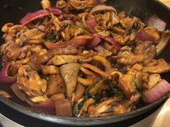 -胡须佬鸡煲四季火锅店(石厦西村直营店)