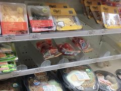 -全家便利店(襄阳南路店)