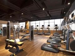 -苏州汇融广场假日酒店