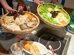 -尚尚仙·酸汤猪手·猪肚鸡火锅(华联万柳购物中心店)