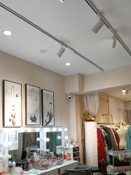 -一揽芳华汉服旗袍体验馆(拙政园店)