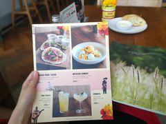 -ROAST coffee & eatery