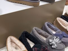 -UGG(燕莎奥特莱斯购物中心店)