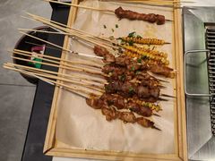 -山野的朋友露营炭火烤肉